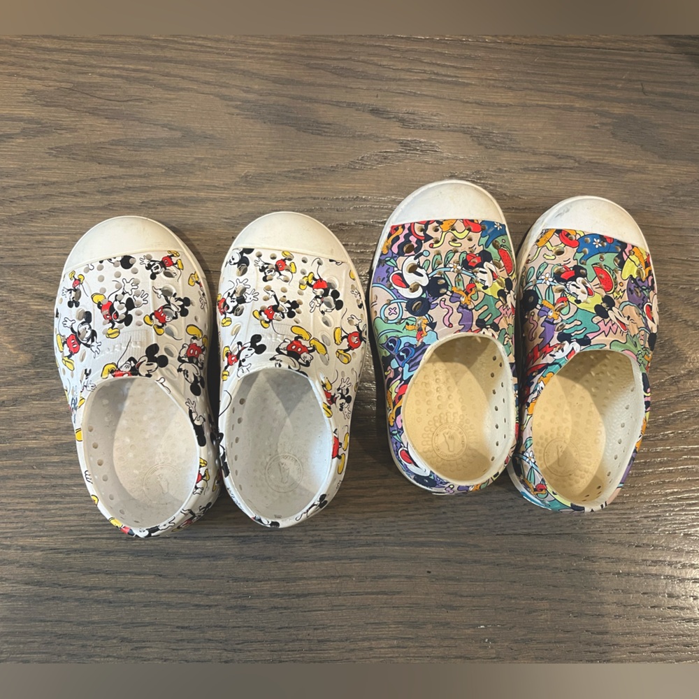 Native Jefferson Shoes in Disney Mickey Print - Toddler Bundle